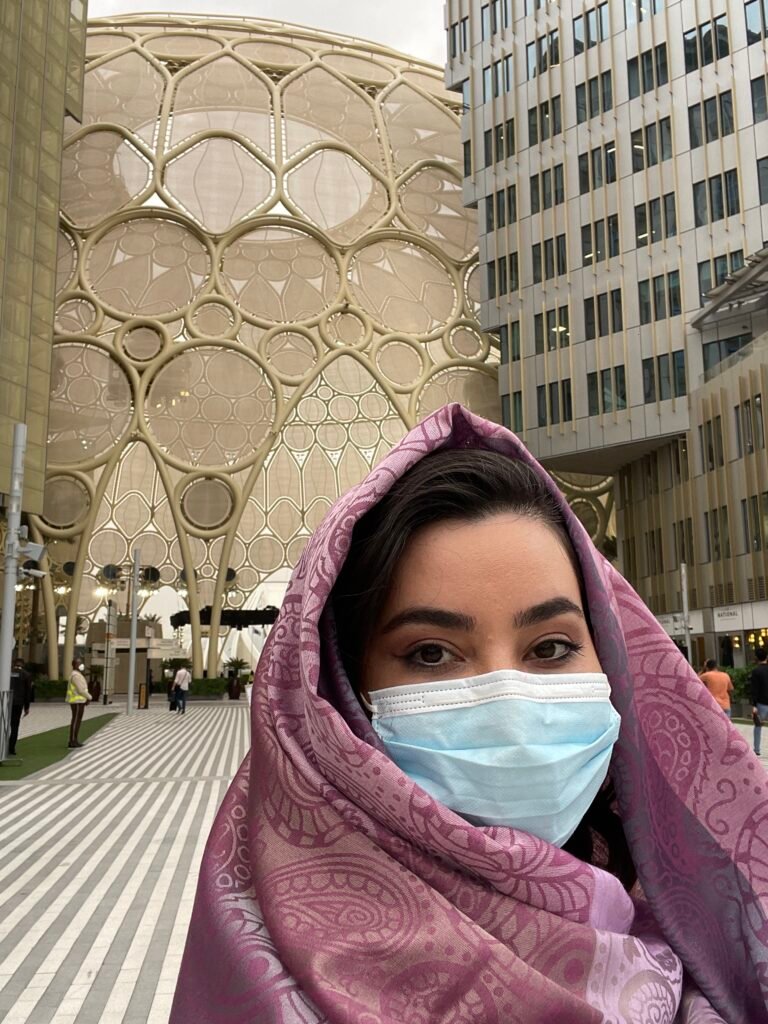 Tiane Berny CEO Agência Penso na praça Al Wasl durante a Expo Dubai 2020