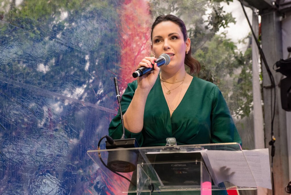 A relações-públicas Samanta Vasquez foi responsável pela apresentação do evento